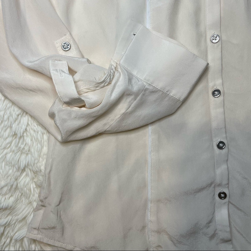 White House Black Market 100% Silk Creamy White Button Down Shirt. Size 0. - Picture 8 of 15